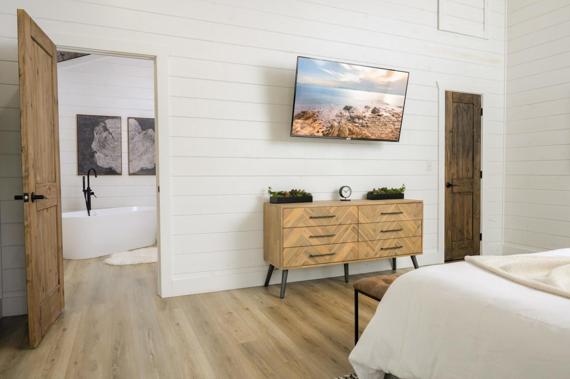 New Farmhouse-Chic Cabin With Hot Tub & Firepit Broken Bow Exterior photo